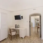 מלון Masseria Castelluzzo 3*