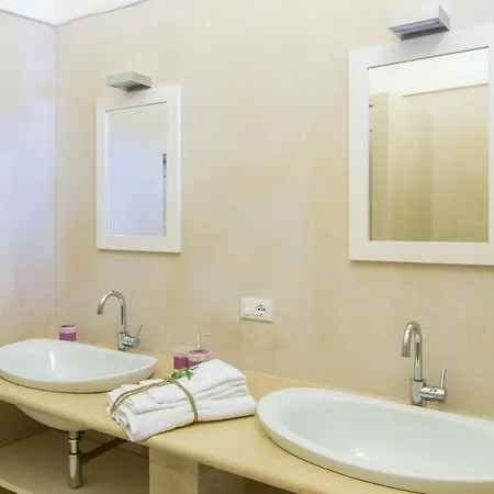 Masseria Castelluzzo Отель Челье-Мессапика