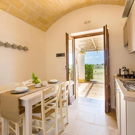 Masseria Castelluzzo 3* Челье-Мессапика