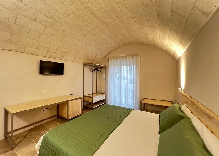 Masseria Castelluzzo 3* チェーリエ・メッサーピカ